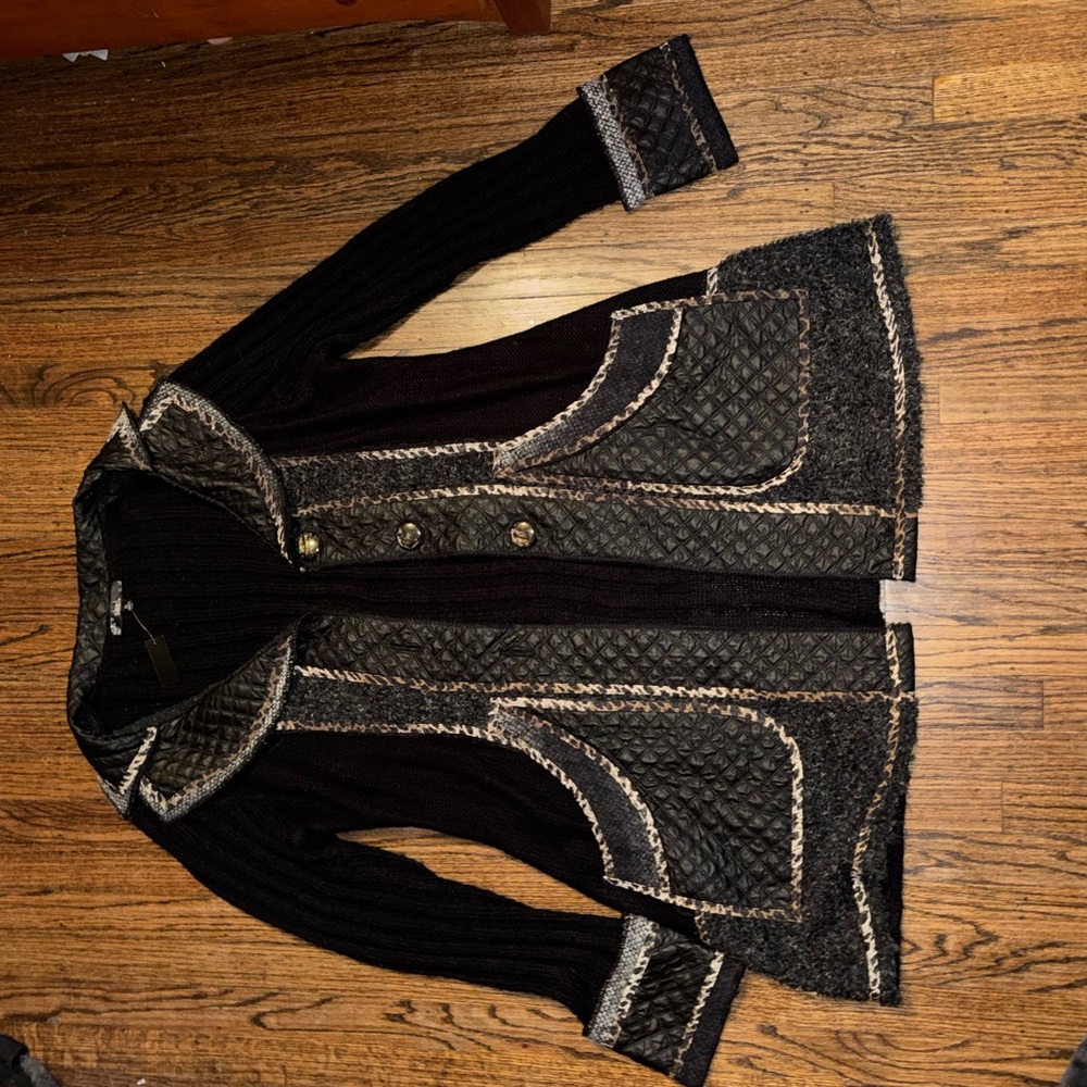Sioni Black and Gray Quilted Cardigan - Picture 7 of 10